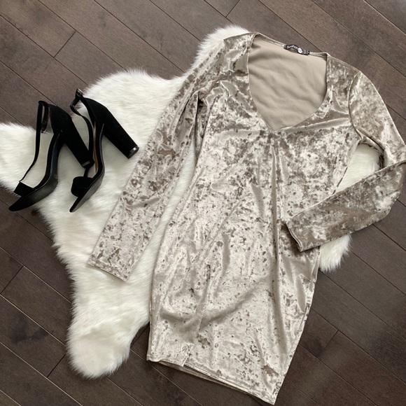 Boohoo Velvet Cocktail Dress - Picture 1 of 4